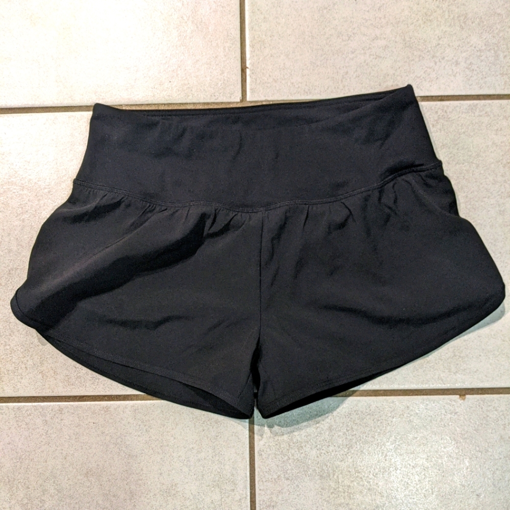 ZYIA Activewear NWOT Black Trainer Shorts sz Small
